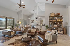 Stunning Blk Diamond Ranch home - Image 5