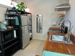 Mini Cooper Tiny House - walk to dinner, private - Image 4