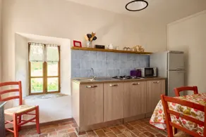 Bright apartment in an ancient mountain village - Image 4