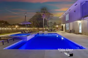LUX 6BR 4Bath Htd Pool & Jacuzzi Mini Golf G-Room - Image 2