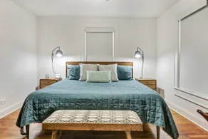 Clean and stylish near Downtown - Image 4