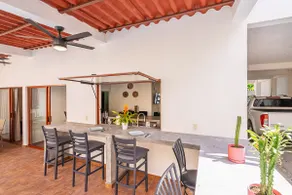 Private Paradise! Walk 2 Surf/Beach/Restaurants! - Image 4