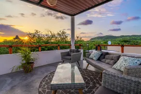 Private Paradise! Walk 2 Surf/Beach/Restaurants! - Image 3