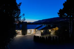 Luxury, Stylish Spacious West Van w/ocean Mt. View - Image 3