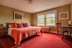 Craftsman home~ Close to Light Rail, UW, U-Village - Image 3