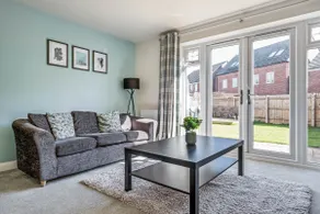 Beautiful and comfortable home away from home with free parking, fast wifi and white crisp hotel standard linen hosted by Our Home Short Stays - Image 5