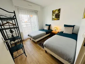 S2-FREE Parking, Near Station/BEACH/Center + Netflix - Image 4