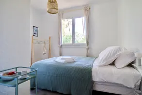 Clemence Green - Hostal Naou - Image 2