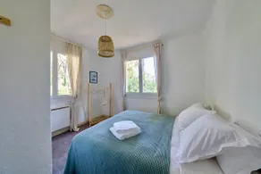 Clemence Green - Hostal Naou - Image 3