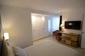 Renovated apartment with charm - Image 2