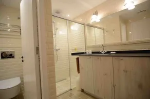 Renovated apartment with charm - Image 4