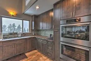 Coyote Cottage Retreat, Hot Tub, Deck, MTN Views - Image 2