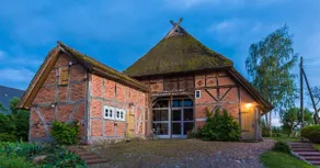 Thatched cottage with Elbe river view - Image 4