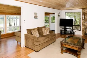 Albion Waterfront Cottage - Image 5