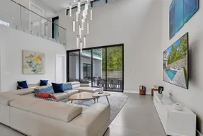 Villa Sua · New Luxury Pool Home with Mini-Golf - Image 4