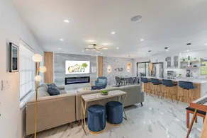 The Grand Oasis, Tampa's Best - Image 2