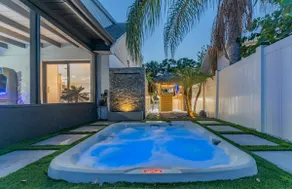 The Grand Oasis, Tampa's Best - Image 5