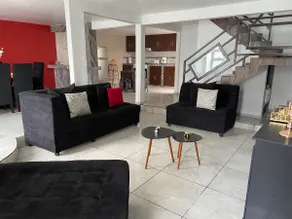 Airport House - Image 4