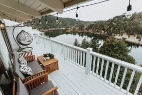 Breathtaking Lakefront Home - Image 2