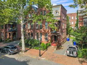 The Smith Victorian | 2BR Brownstone Apartment - Image 5