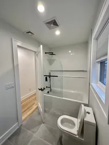 Van Zant Townhouse Apt #2 - Image 4