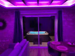 A Romantic Getaway in Berry - Image 3