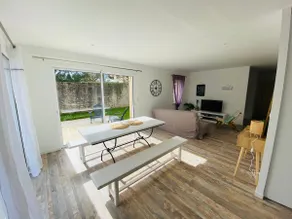 Cozy and bright house in an ideal location. - Image 3