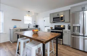 Mystic Renovated Open Plan - Walk Everywhere - 9A - Image 4