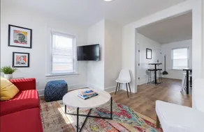 Mystic Renovated Open Plan - Walk Everywhere - 9A - Image 2