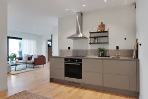 Oceanfront apartment - Image 3