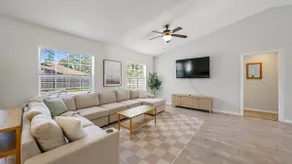 Spacious Retreat: Heated Pool, Near Top Beaches - Image 3
