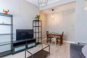 Renovated apartment in downtown Bilbao - Image 4