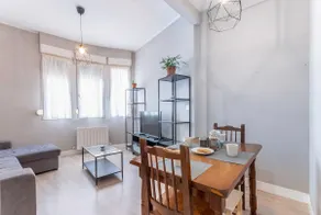 Renovated apartment in downtown Bilbao - Image 3