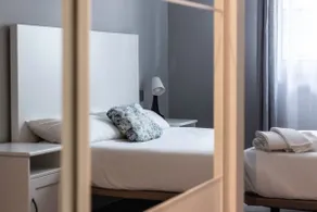 Renovated apartment in downtown Bilbao - Image 5