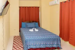 2 bedroom apartment 2 baths share kitchen, living - Image 3
