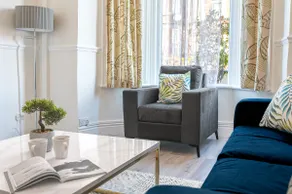 Stylish Luxury Large 4BR KingBed - Image 3