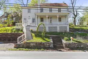 Farmhouse Writer's Retreat in Historic Shepherdstown - Image 2