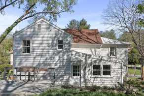 Farmhouse Writer's Retreat in Historic Shepherdstown - Image 3