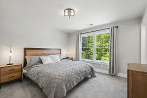 New Centrally located Stylish Modern Farmhouse - Image 5