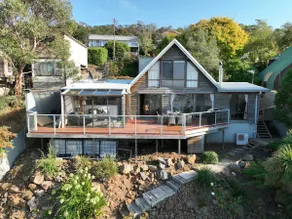 Breathtaking water views; 7 beds; 2.5 bathrooms - Image 3