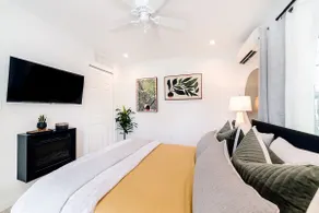 Corporate Downtown Luxury Rental - Image 4