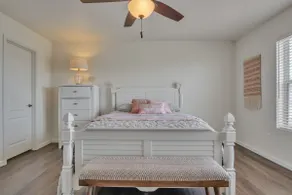 Modern Living/ 100% Solar - Image 4