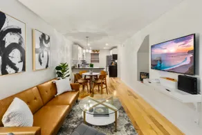 Modern 3BR Townhouse Patio & Pet-Friendly Comfort - Image 2