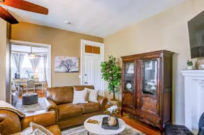 Downtown Historic Apartment with Modern Flair - Image 3