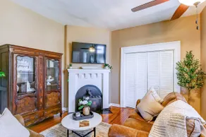 Downtown Historic Apartment with Modern Flair - Image 5