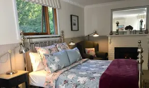 Find Romance at Camellia Cottage, Dandenong Ranges - Image 2