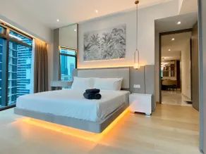 20:Exclusive 2BR Flat w/ Iconic Twin Towers View - Image 2