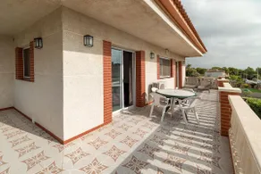 Vista Cunit es una gran casa con piscina, barbacoa - Image 5