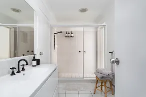 Riverside Retreat-Pool Access-Sanctuary Cove Area - Image 4