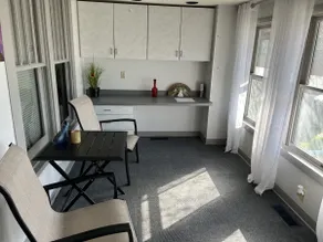 2Bed/1Bath Apartment Centrally Located - Image 4